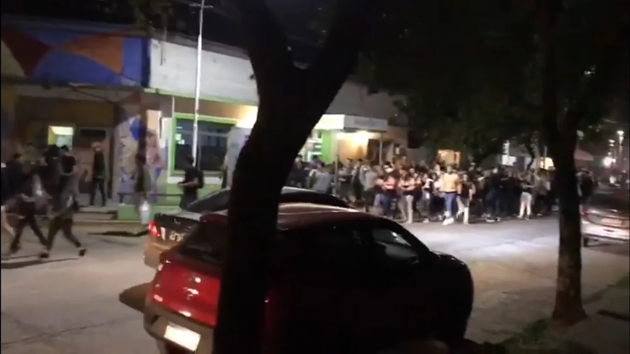 Video: Estudiantes de Chajarí salieron a las calles masivamente, en vísperas del Día de la Primavera
