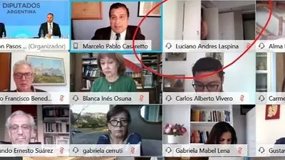 Insólito: un diputado del macrismo se cambió en plena sesión y quedó registrado Insólito: un diputado del macrismo se cambió en plena sesión y quedó registrado
