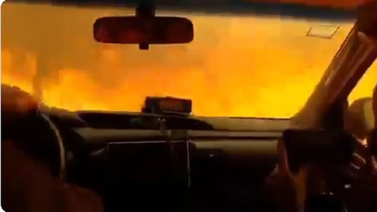 Estremecedor video: bombero atravesó un incendio en Córdoba
