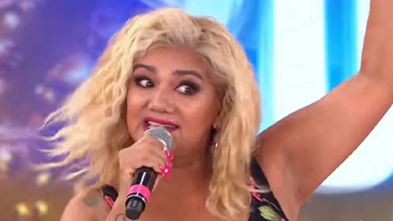 Gladys "La Bomba" Tucumana se quejó de su vestuario e insultó a las mujeres bolivianas