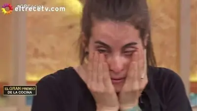 Natasha quebró en llanto al enterarse que es la primera eliminada Natasha quebró en llanto al enterarse que es la primera eliminada