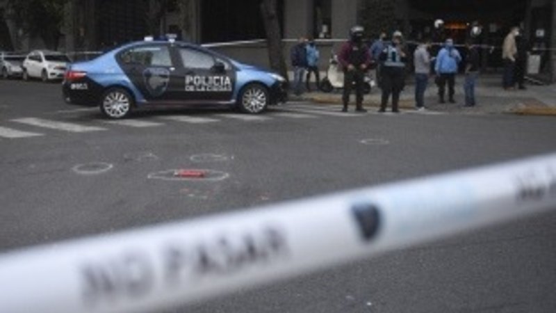 Murió el agresor que asesinó a puñaladas al policía Juan Pablo Roldán