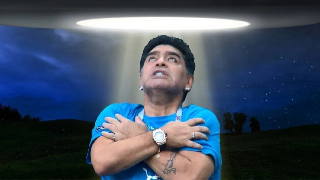 "Me llevaron los marcianos": la increíble historia de Diego Maradona