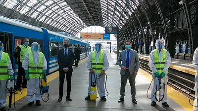 Aplicaron nueva fórmula desinfectante desarrollada por el Malbrán para luchar contra el COVID-19 Aplicaron nueva fórmula desinfectante desarrollada por el Malbrán para luchar contra el COVID-19