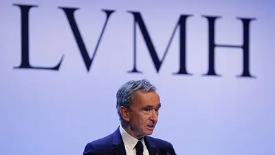 El multimillonario francés Bernard Arnault vende su participación en Carrefour El multimillonario francés Bernard Arnault vende su participación en Carrefour