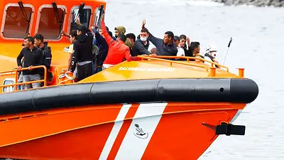 Crisis migratoria en España: las llegadas de inmigrantes a las Islas Canarias se duplican con respecto al año pasado Crisis migratoria en España: las llegadas de inmigrantes a las Islas Canarias se duplican con respecto al año pasado