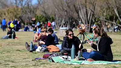 Reporte de COVID-19 en Argentina: 93 muertes y 1.496 contagios en las últimas 24 horas Reporte de COVID-19 en Argentina: 93 muertes y 1.496 contagios en las últimas 24 horas