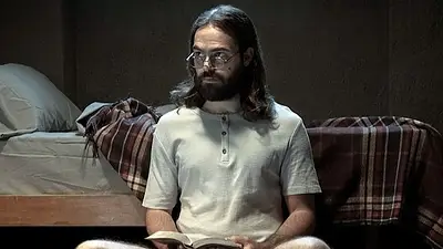 Peter Lanzani en El Reino. Peter Lanzani en El Reino.
