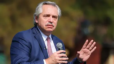 Alberto Fernández se solidarizó con el joven no binario que denunció un salvaje ataque Alberto Fernández se solidarizó con el joven no binario que denunció un salvaje ataque