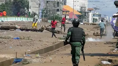 Unidad de élite del Ejército de Guinea encabeza golpe de Estado y derroca al presidente Unidad de élite del Ejército de Guinea encabeza golpe de Estado y derroca al presidente