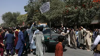 Afganistán: los talibanes disparan al aire para dispersar manifestaciones en Kabul Afganistán: los talibanes disparan al aire para dispersar manifestaciones en Kabul