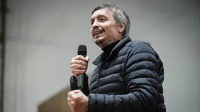 Elecciones 2021: En el cierre de campaña en Provincia, Máximo Kirchner llamó a la reconstrucción y apuntó contra Larreta Elecciones 2021: En el cierre de campaña en Provincia, Máximo Kirchner llamó a la reconstrucción y apuntó contra Larreta