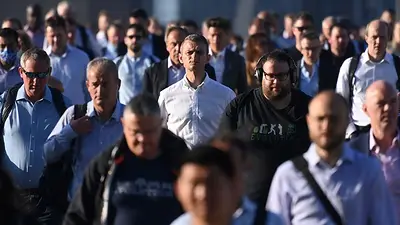 La propagación de la variante delta del COVID frena la economía británica en julio La propagación de la variante delta del COVID frena la economía británica en julio
