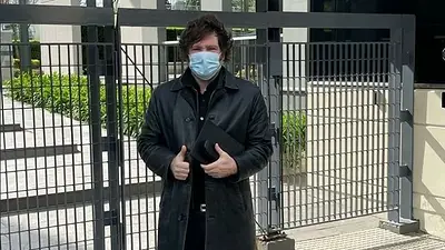 Insólito: Milei aseguró que "rompería relaciones con China" por "comunistas" Insólito: Milei aseguró que "rompería relaciones con China" por "comunistas"