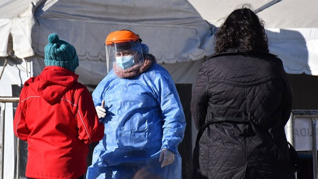 Reporte de COVID-19 en Argentina: 12 muertos y 2.445 nuevos contagios en el último día