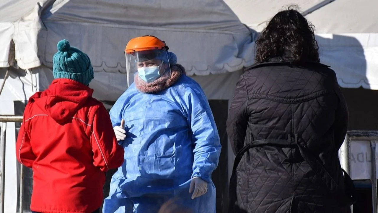 Reporte de COVID-19 en Argentina: 12 muertos y 2.445 nuevos contagios en el último día