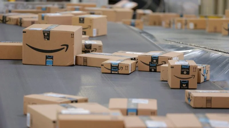 Amazon sube el salario y abre 125.000 puestos de trabajo en logística