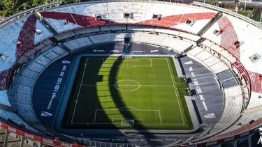 Se suspendió la reunión por la vuelta del público a las canchas