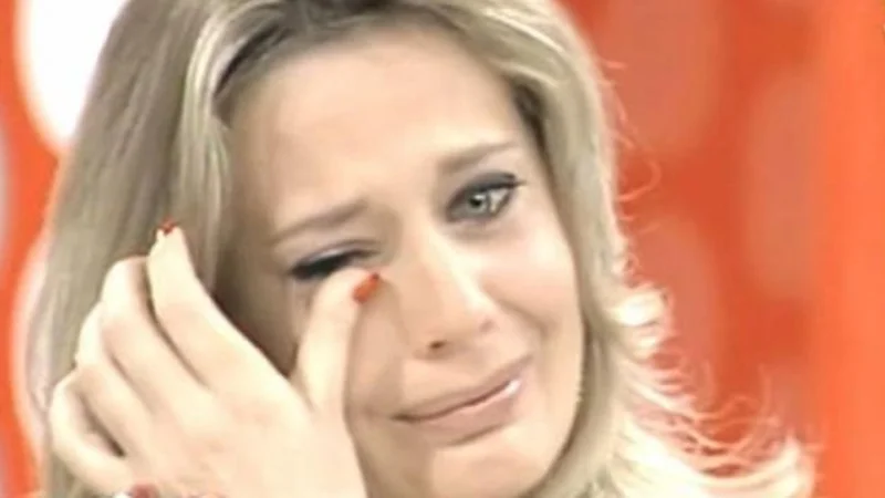 Rocío Marengo llorando.