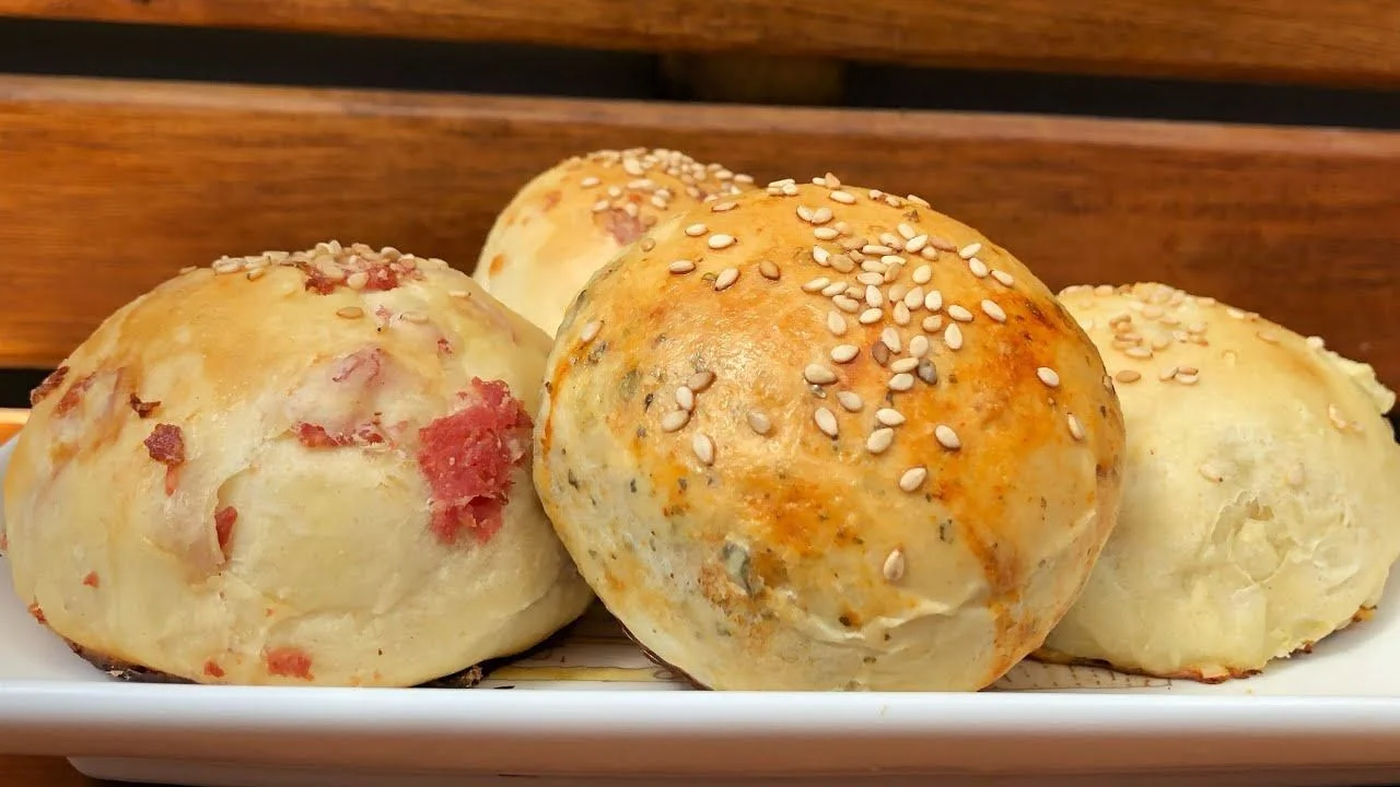 El pan saborizado se puede cocinar con diferentes ingredientes y especias