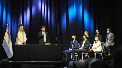 Axel Kicillof tomó juramento a los nuevos ministros de su Gabinete Axel Kicillof tomó juramento a los nuevos ministros de su Gabinete