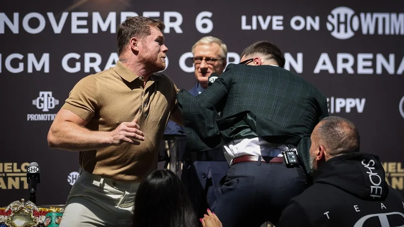 Saúl "Canelo" Álvarez Caleb Plant Boxeo