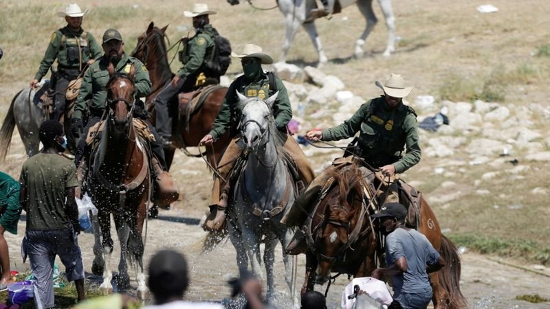 La crisis migratoria provoca fuertes críticas a la gestión de Joe Biden
