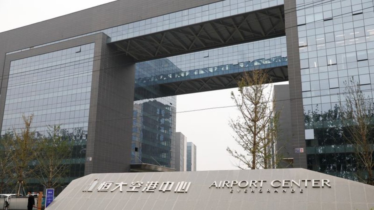 ¿Qué es Evergrande, la empresa que pone en riesgo financiero a China? 