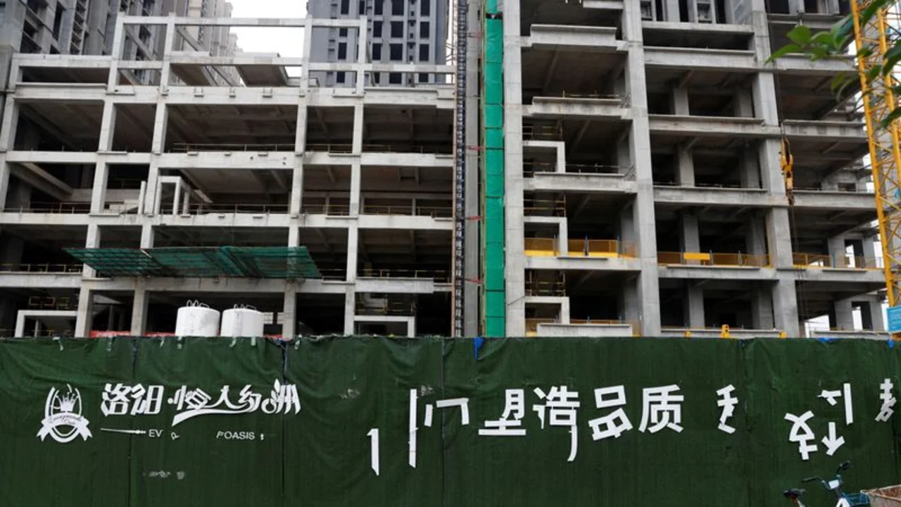 El colapso de Evergrande hace que China frene los créditos inmobiliarios