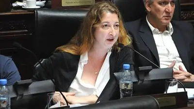 Oficializan la candidatura de Muiños para conducir la Defensoría del Pueblo porteña Oficializan la candidatura de Muiños para conducir la Defensoría del Pueblo porteña