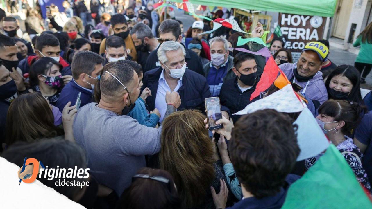 Menos discursos y más cara a cara: la nueva campaña de Alberto