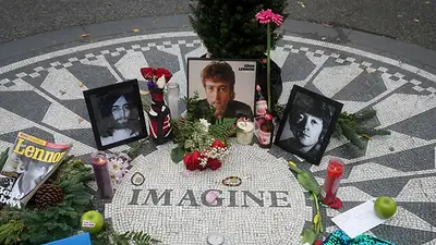 Subastan grabación con una canción inédita de John Lennon en Copenhague Subastan grabación con una canción inédita de John Lennon en Copenhague