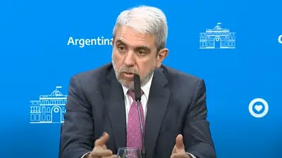 Aníbal Fernández anunció el envío de 575 efectivos de seguridad a Santa Fe Aníbal Fernández anunció el envío de 575 efectivos de seguridad a Santa Fe