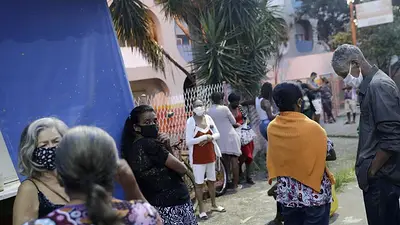 Brasil dará vacuna de refuerzo para COVID-19 a todos los mayores de 60 años Brasil dará vacuna de refuerzo para COVID-19 a todos los mayores de 60 años