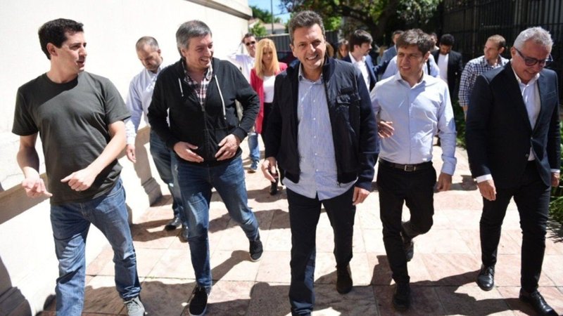 Máximo Kirchner, Kicillof y Massa se reunieron en la Casa Rosada
