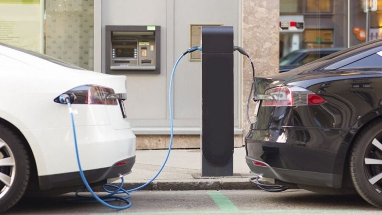 Auto eléctrico.