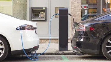 Cómo era y quién creó el primer auto eléctrico de la historia