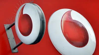 Vodafone cerrará todas sus tiendas en España y despide a cientos de trabajadores Vodafone cerrará todas sus tiendas en España y despide a cientos de trabajadores