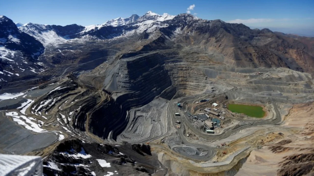 Precios del cobre caen a medida que la escasez de energía se apodera de China