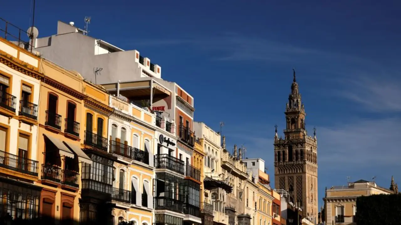 El alquiler de vivienda se abarata un 8,1% en España pero muestra indicios de recuperación