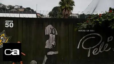 Pelé sale de hospital brasileño para someterse a quimioterapia Pelé sale de hospital brasileño para someterse a quimioterapia