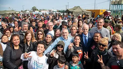 Taiana y Larroque acordaron plan de urbanización en predio de Los Hornos para más de 1.500 familias Taiana y Larroque acordaron plan de urbanización en predio de Los Hornos para más de 1.500 familias
