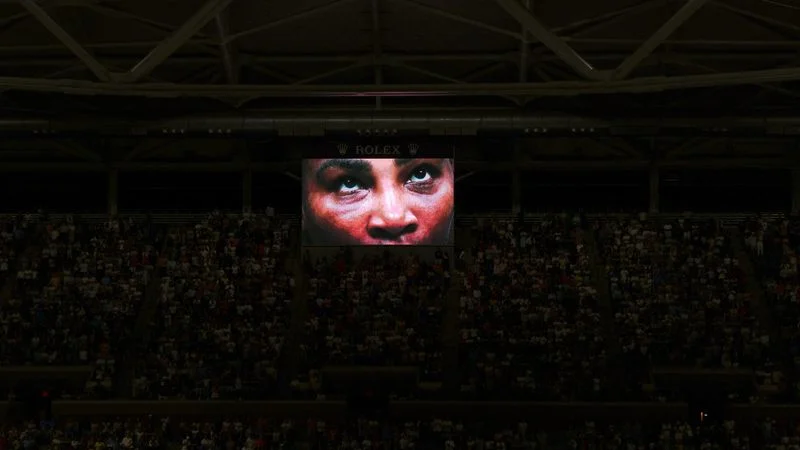 Serena avanza en Abierto de EEUU y sube con fuerza en las apuestas