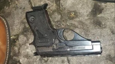Esta es el arma con el que apuntaron a la vicepresidenta