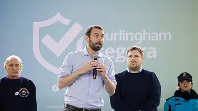 El intendente Selci presentó la APP “Hurlingham Segura” El intendente Selci presentó la APP “Hurlingham Segura”