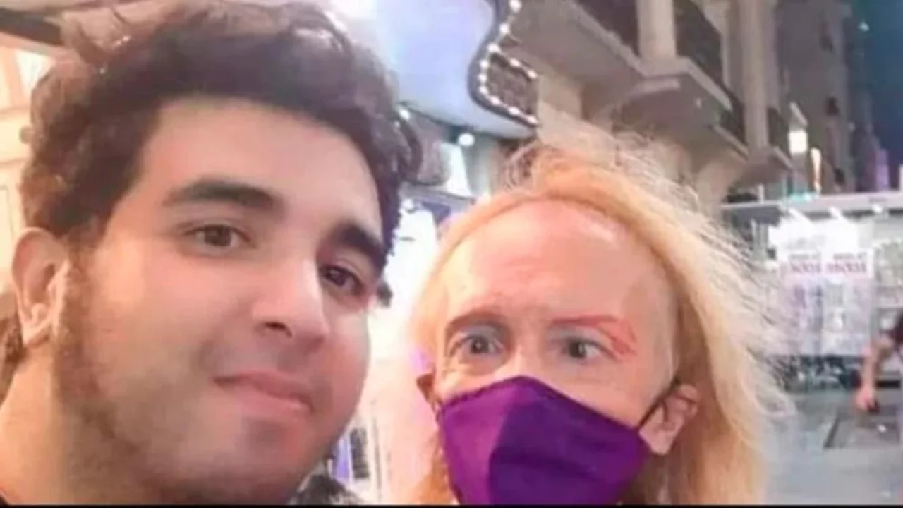 Foto de Zulma Lobato con el agresor de Cristina Kirchner. Virales. Redes sociales. Atentado a Cristina.