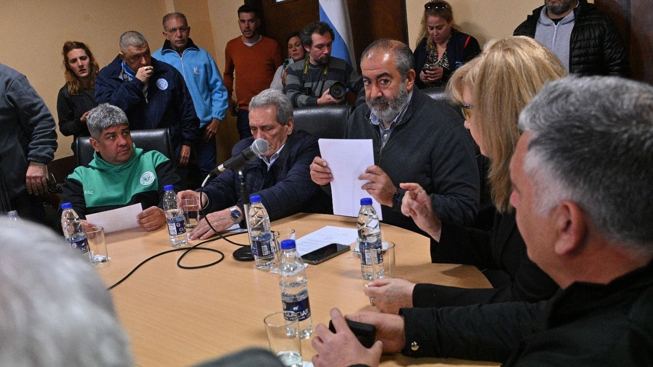La CGT declaró "estado de alerta permanente" y convocó a una nueva reunión el lunes