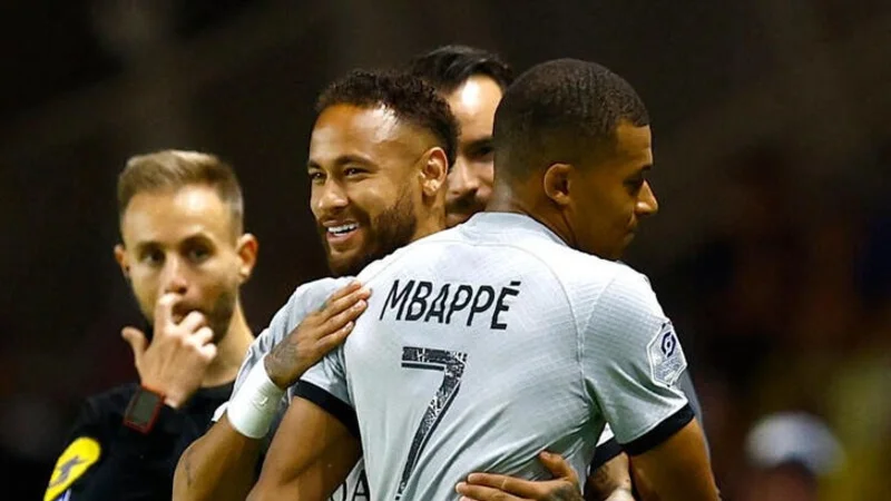 Neymar y yo tenemos una buena relación, insiste Mbappé