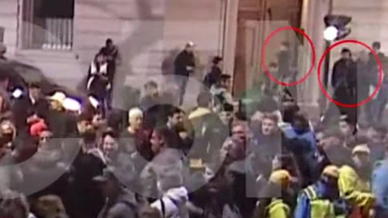 Video del ataque a Cristina Kirchner: Sabag Montiel y su novia llegaron juntos a la casa de la vicepresidenta