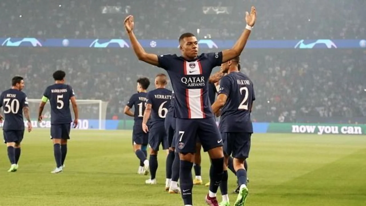 Lionel Messi Leandro Paredes Juventus PSG UEFA Champions League